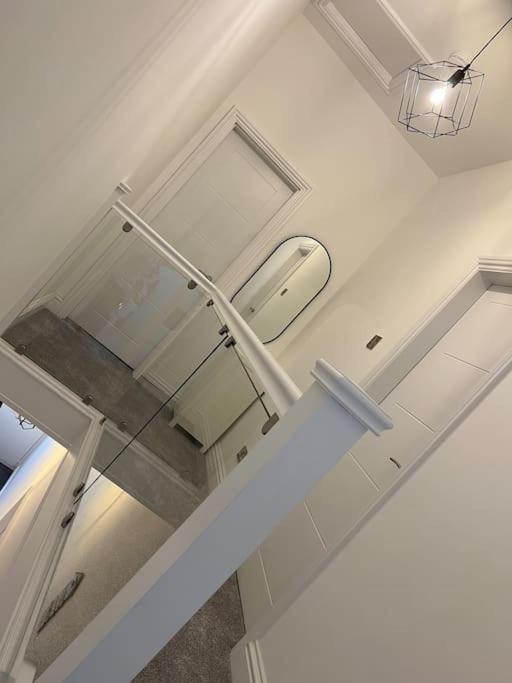 הוילה בלקפול Brand New Stunning Family House מראה חיצוני תמונה